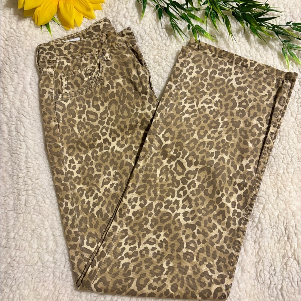 Zara Women's Tan Leopard Print Chinos